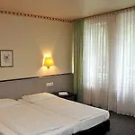 Garden מלון 3*