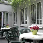 Garden 3* נירנברג