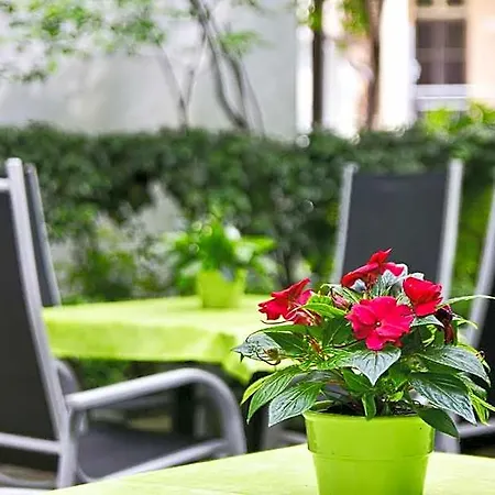Ξενοδοχείο Garden 3*