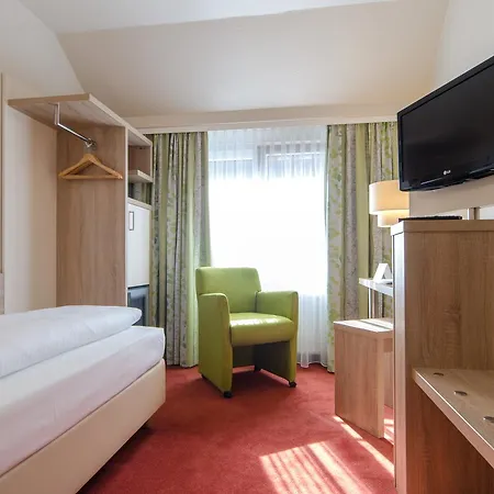 Garden Hotel 3*