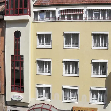 Garden Hotel 3*